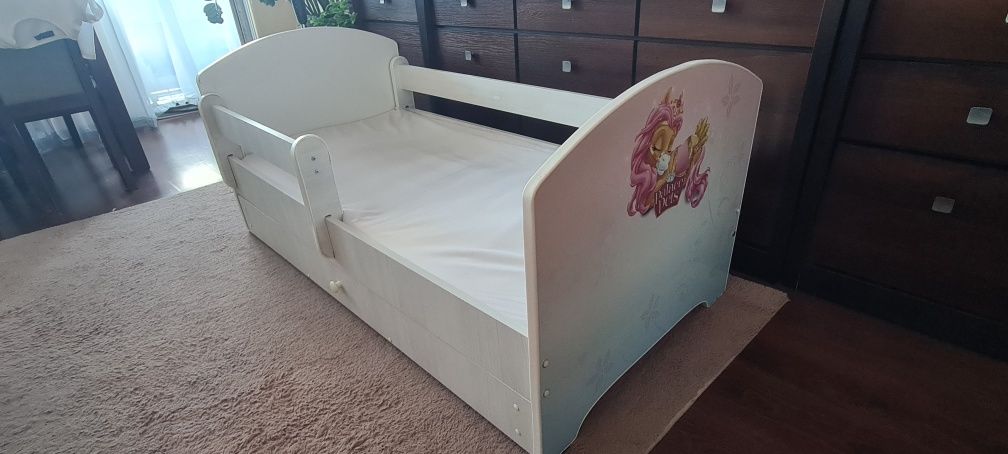 Łóżeczko dla dziewczynki