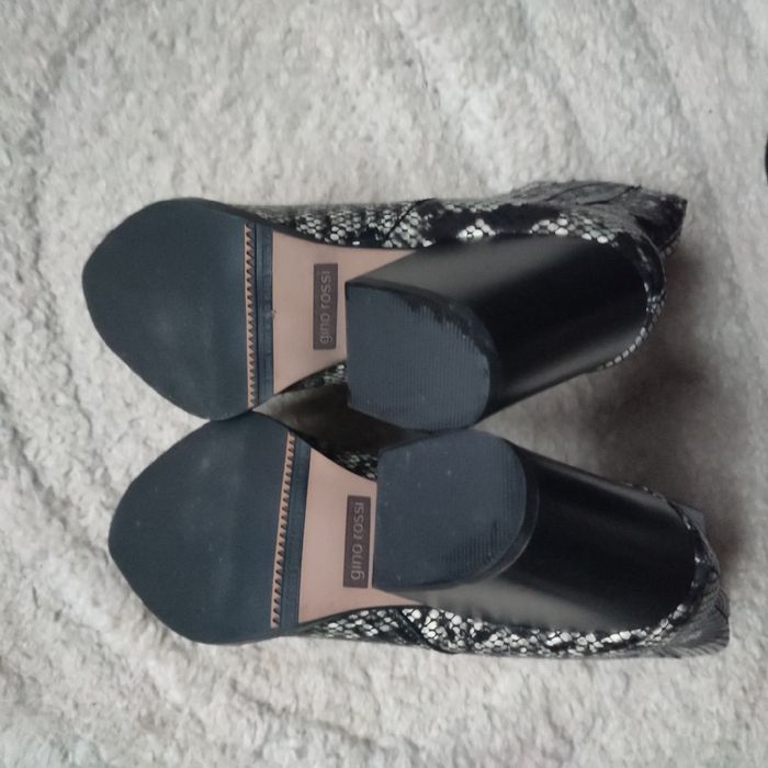 Botki skórzane Gino Rossi 39 nowe