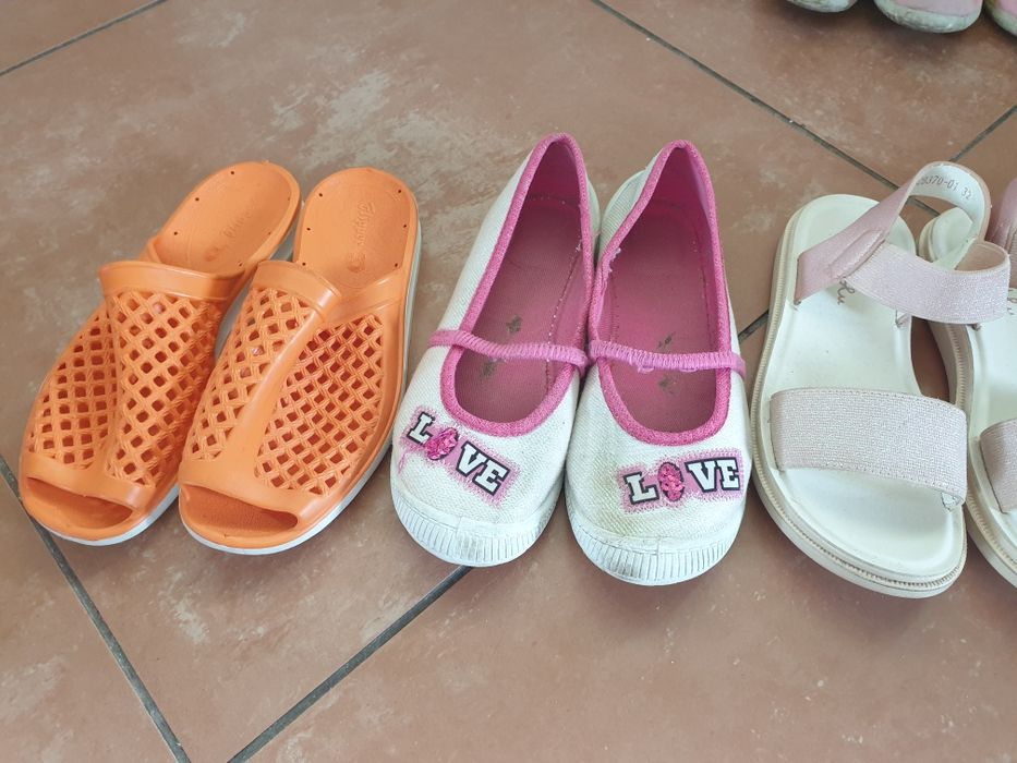 Buty dziewczęce rozmiar 30 plus 31 32 33  Cena za wszystkie