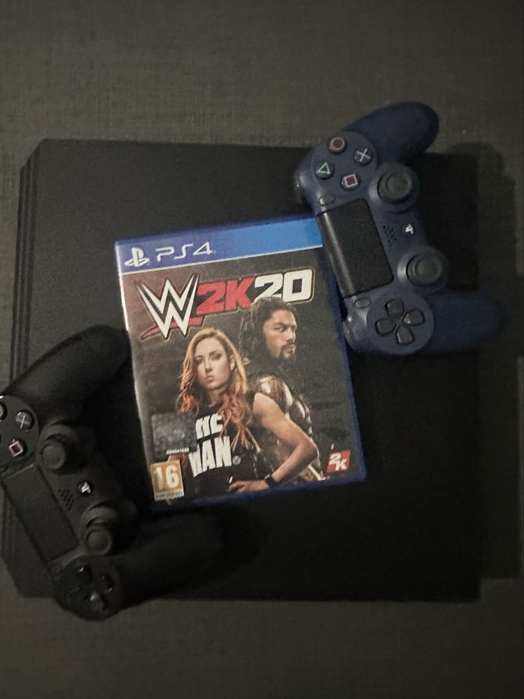 Playstation 4 Pro 1 TB  z 2 controller