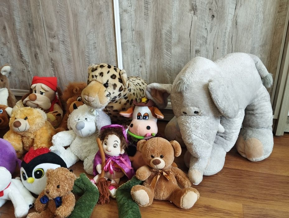 М'кі іграшки різного розміру