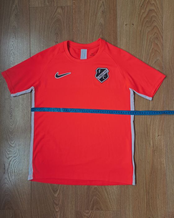 Футбольная форма 164/170 см Nike /спортивная форма/гетры