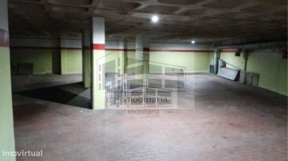 Armazém em Venteira - Amadora