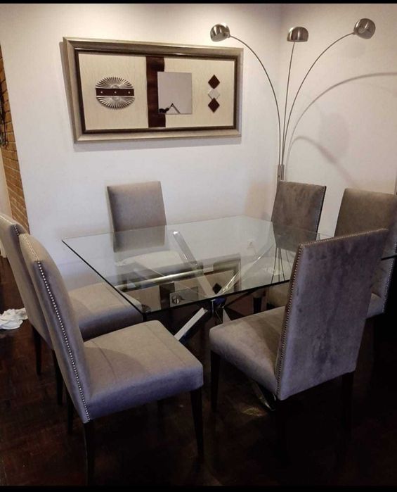 Mesa de vidro elegante com 6 cadeiras
