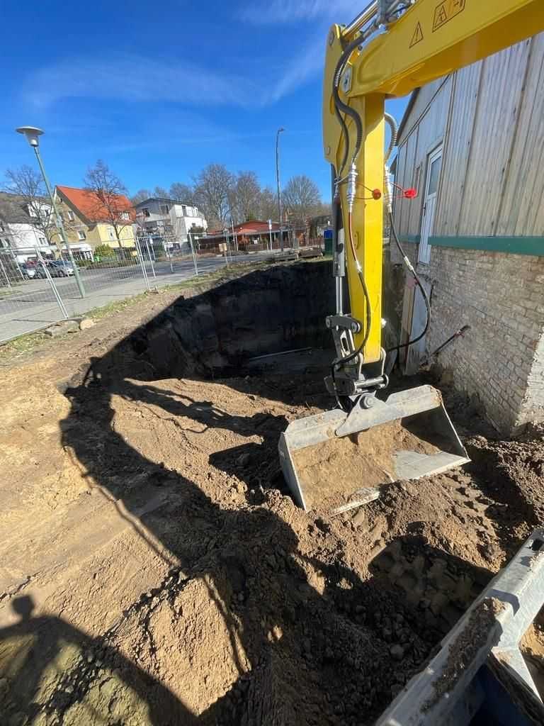 Precyzyjne wykopy, niwelacje terenu, wynajem koparki na każdą potrzebę
