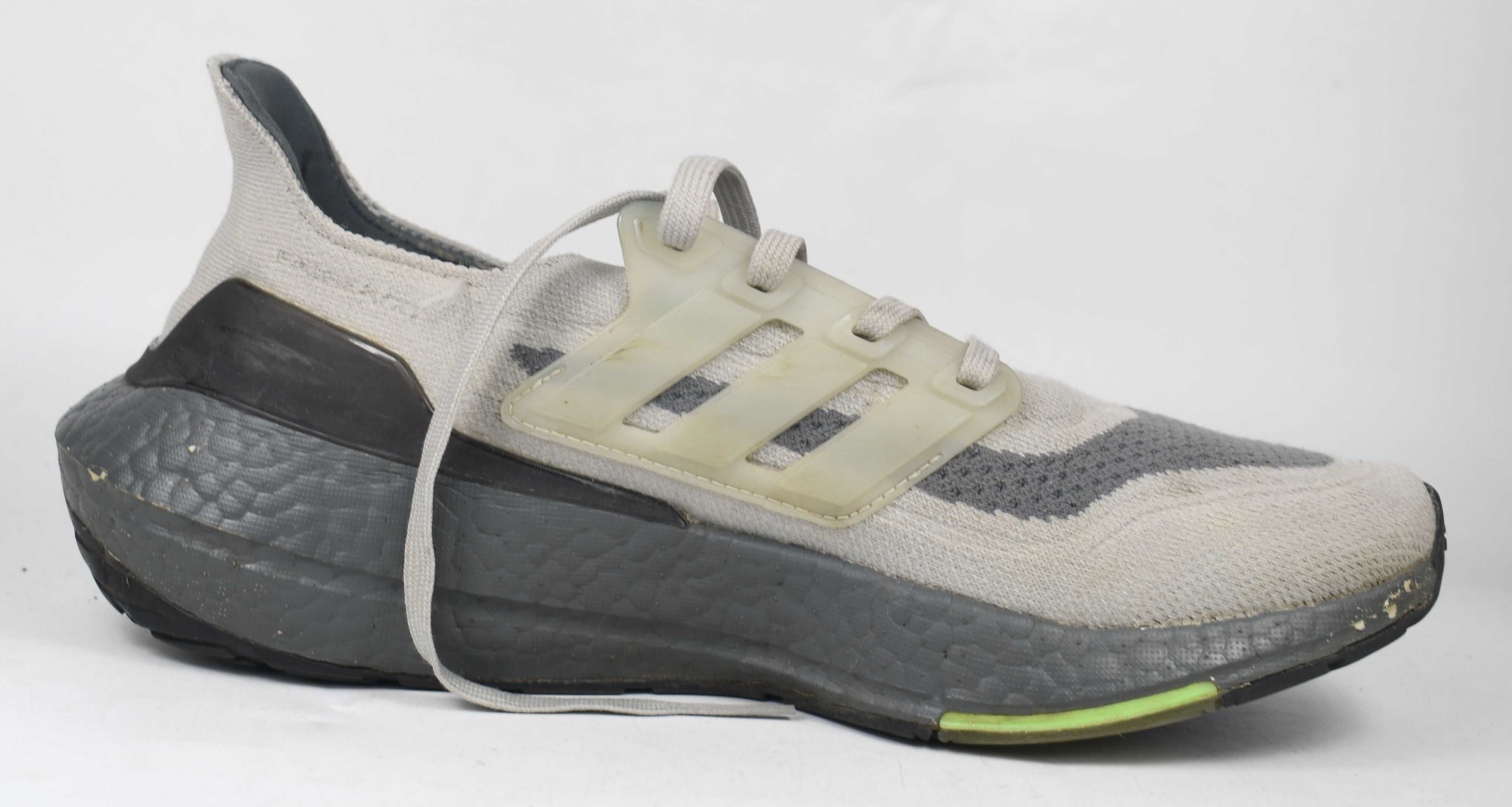 Używane adidas Buty do biegania Ultraboost 21 S23875 roz. 41 1/3