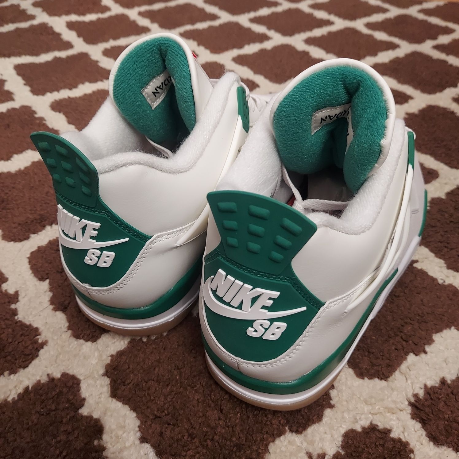 Jordan 4 Pine Green SB 42