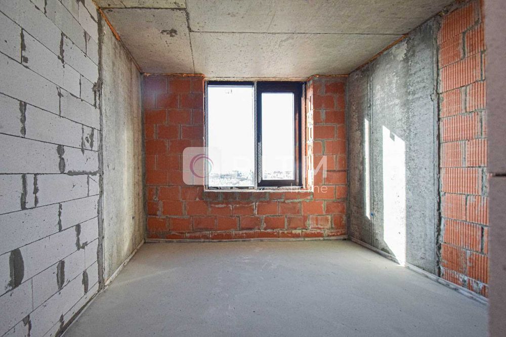 1-к. квартира 44 м2 з кухнею-студією в ЖК Варшавський мікрорайон