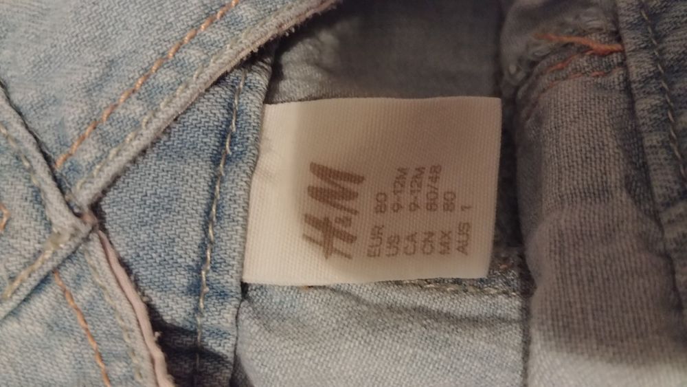 Spodenki na szelkach ogrodniczki. Ogrodniczka