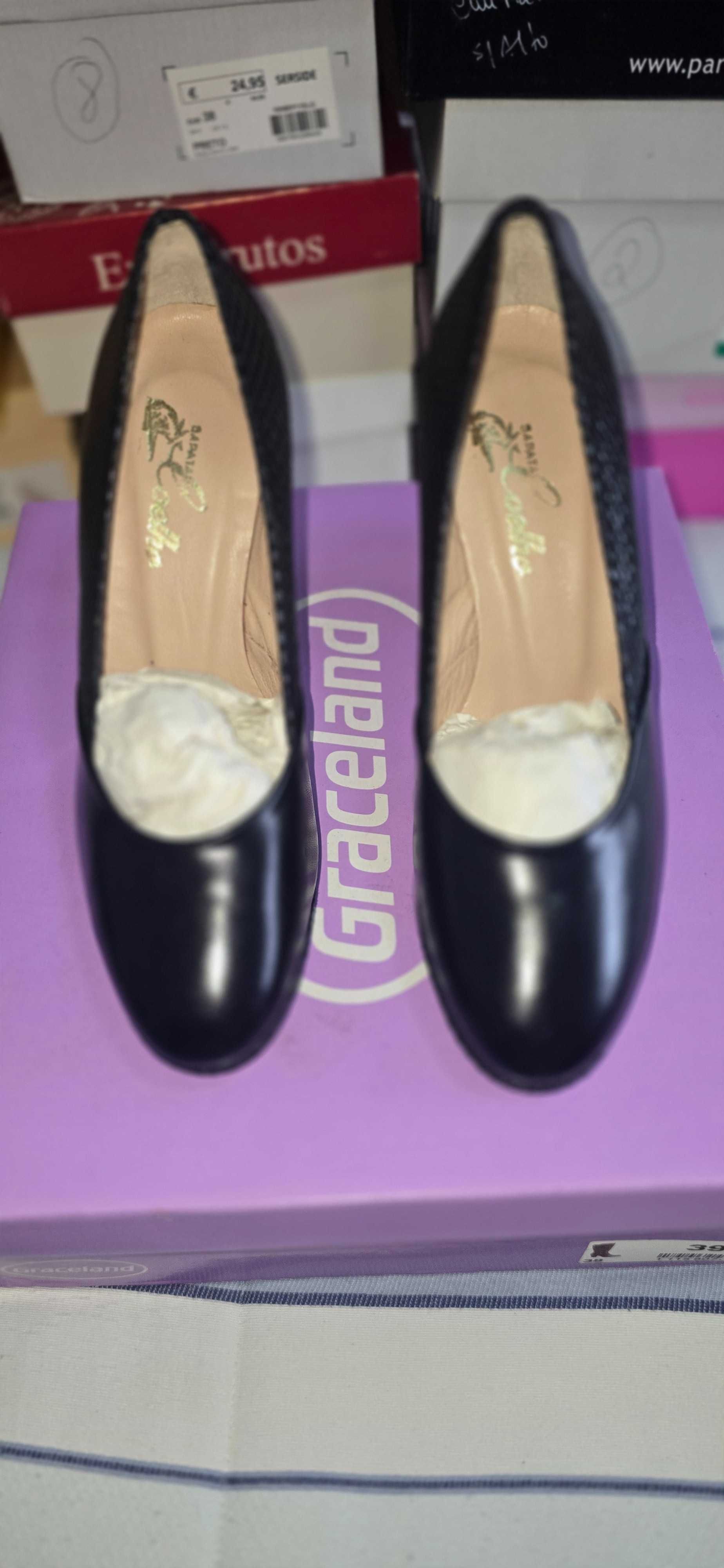 Sapatos praticamente novos
