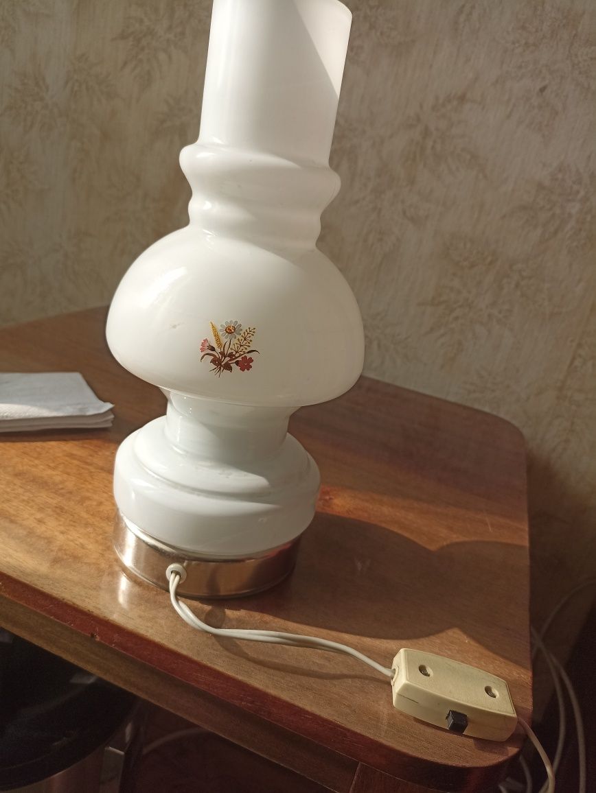 Робоча лампа настільна