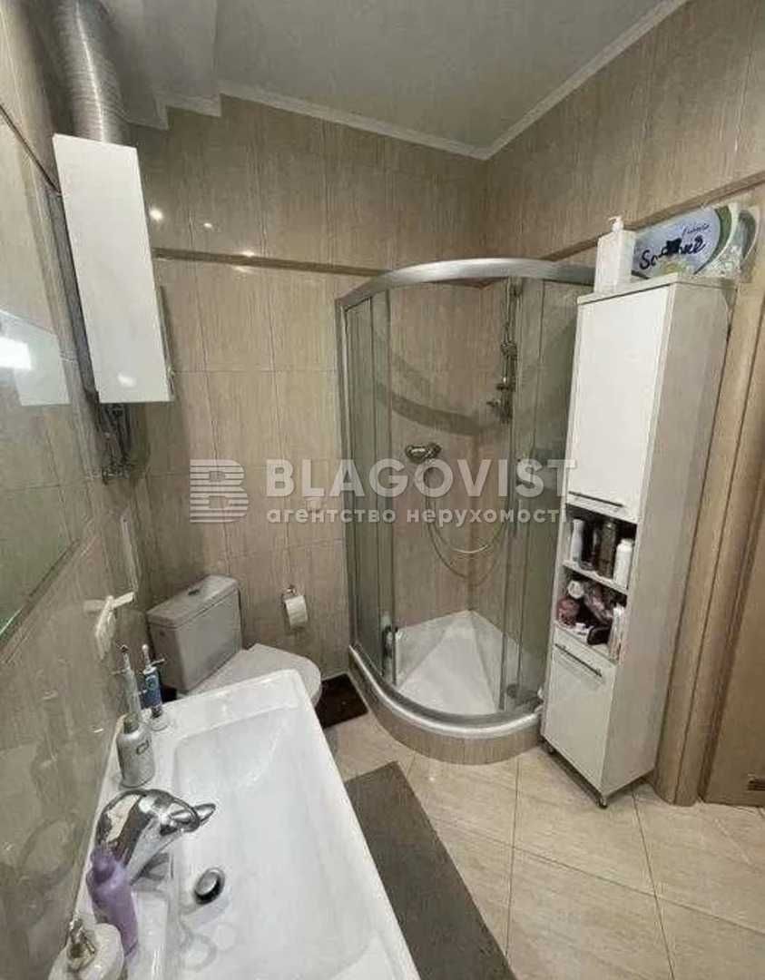 Іллєнка Юрія (Мельникова), 10. 90 метрів. Лук`янівка! Центр!
