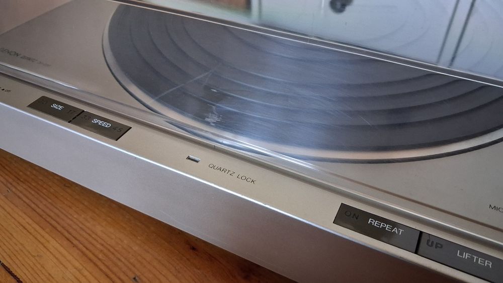Gramofon DENON DP23F + ARTcessories DJ PRE II + Kabel