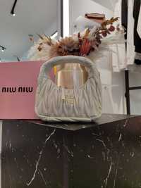 Сумка Miu Miu Wander Matelasse Mini Hobo Bag White