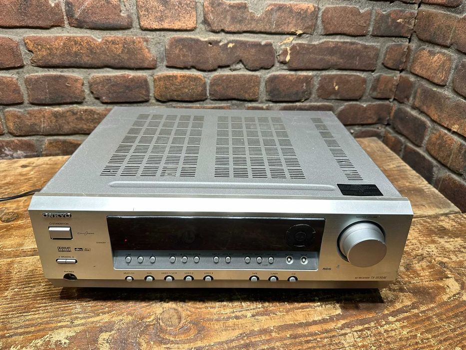 Amplituner Onkyo TX-SR 304 E