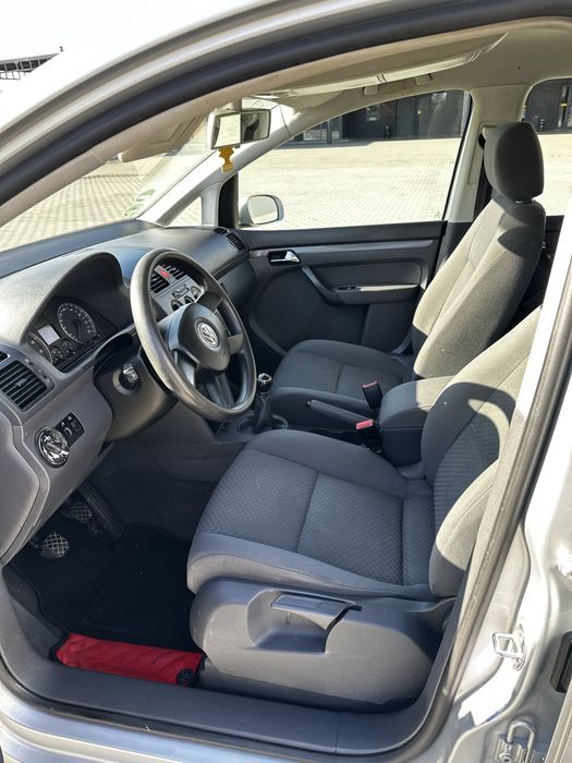 Volkswagen Touran 1.6 бензин MPI