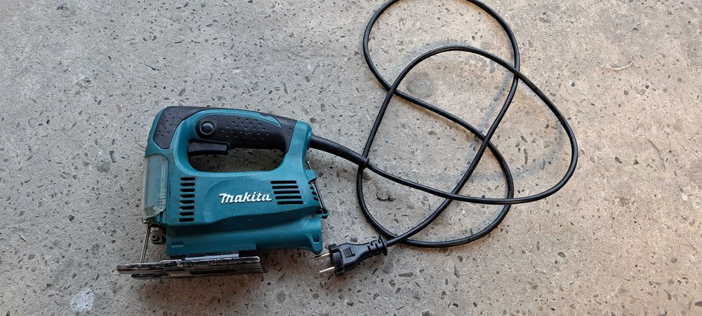 MAKITA Wyrzynarka  4326