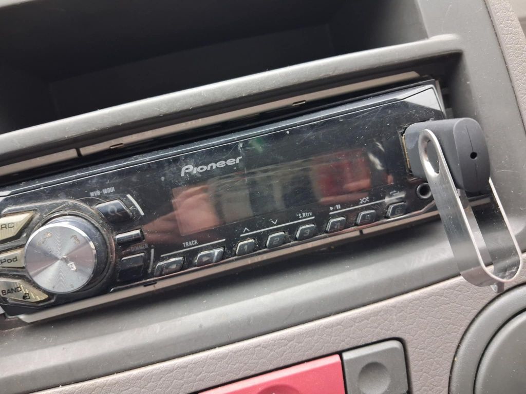 Pioneer radio usb