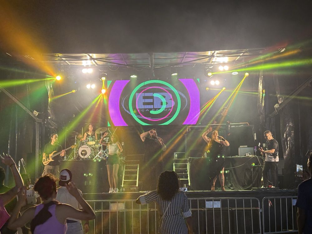 Aluguer camioes palco e som e luz