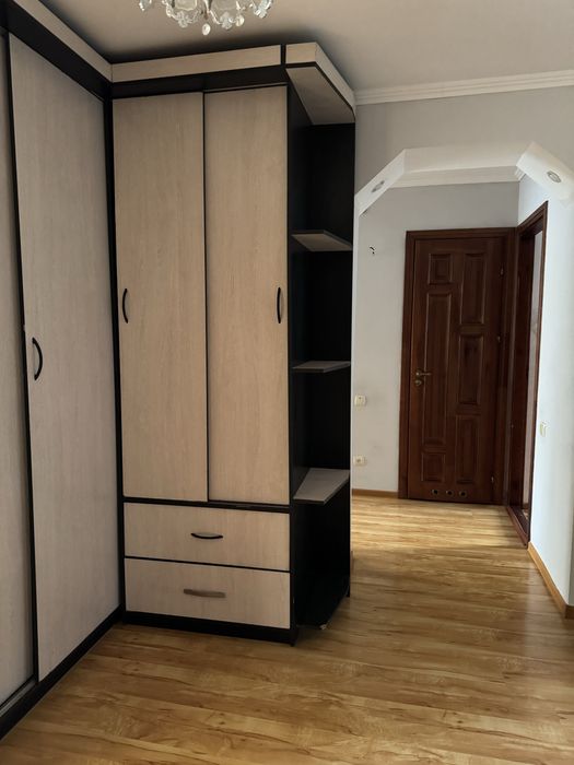 Здається 3 к квартира по Вул. Золотогірська