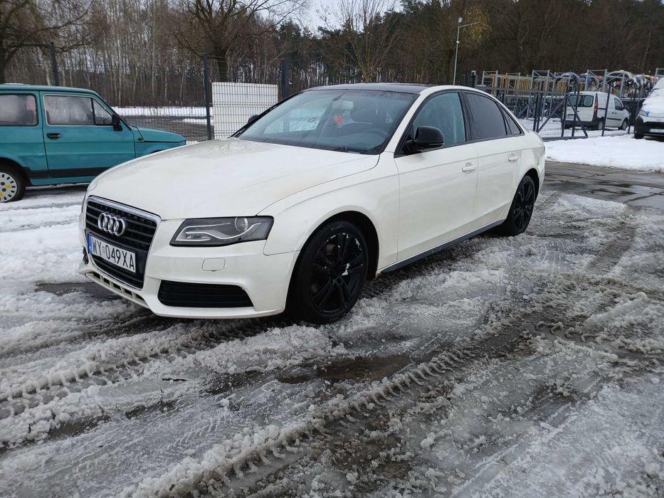 Audi A4 1,8 bezyna