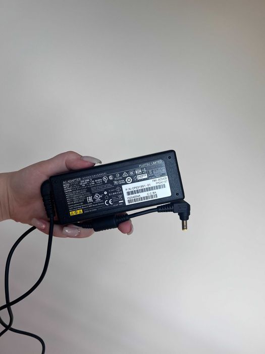 ОПТ/РОЗДРІБ Оригінальна Зарядка Fujitsu 90W/19V-4.5A/5.5*2.5/БЖ/100+шт