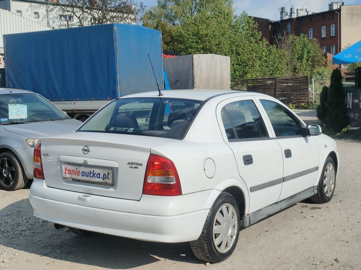 Opel Astra 1.4 benzyna // fajny stan // długie OC // zamiana