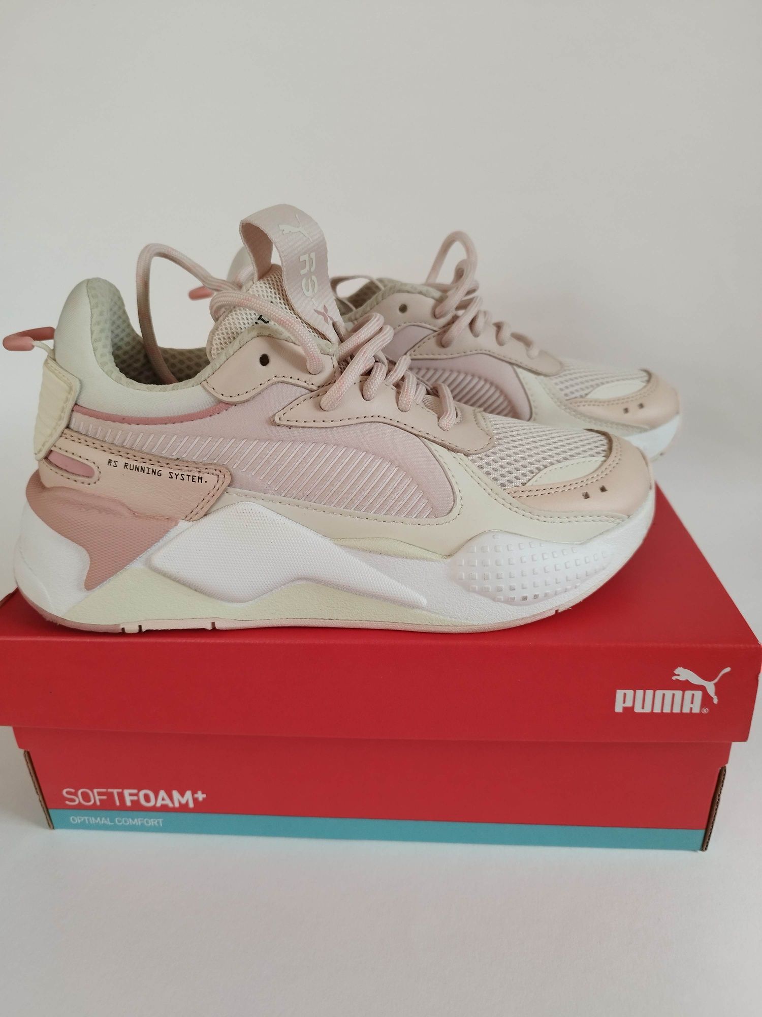 Взуті 1 раз, р.36, Жіночі кросівки Puma