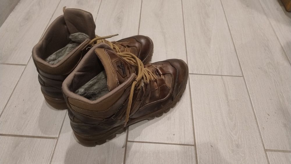 Продаються чоловічі зимові черевики, розмір 45.