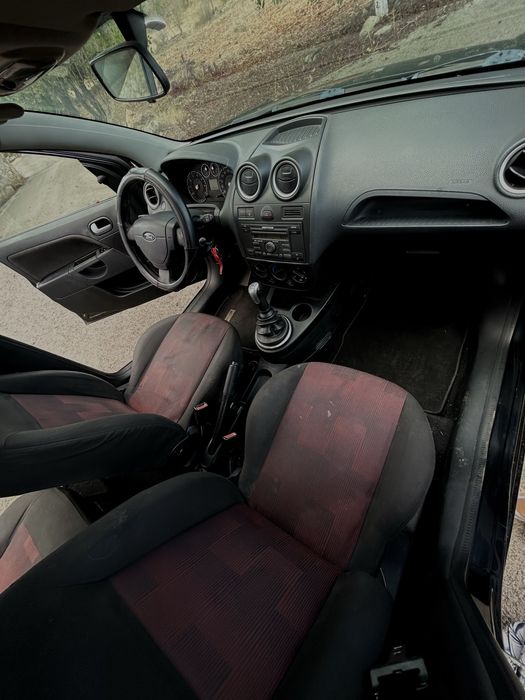 Carro Ford Fiesta 2006