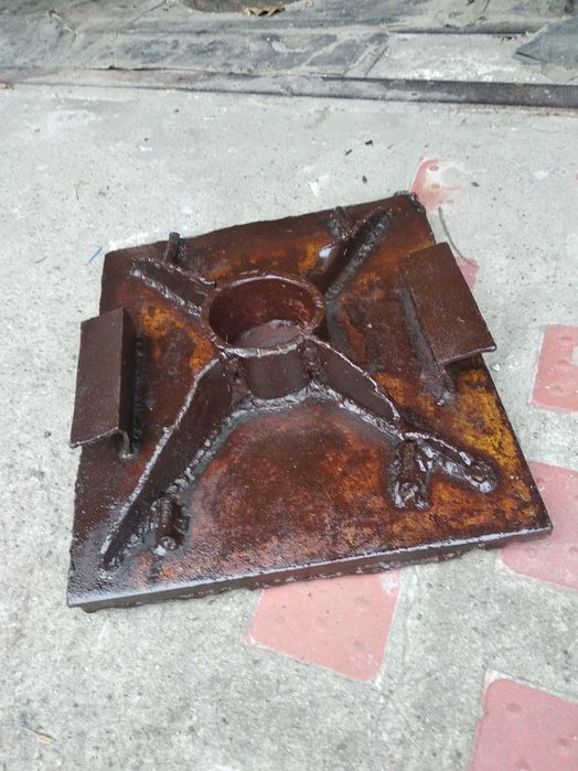 подпятник под опору авто крана.