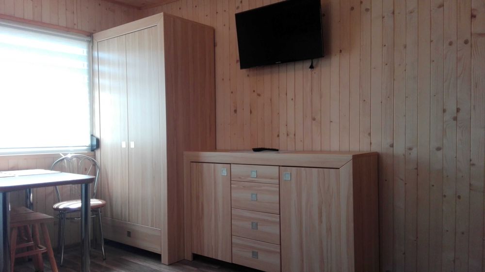 Pokoje, studia, domki . Do morza 200m.