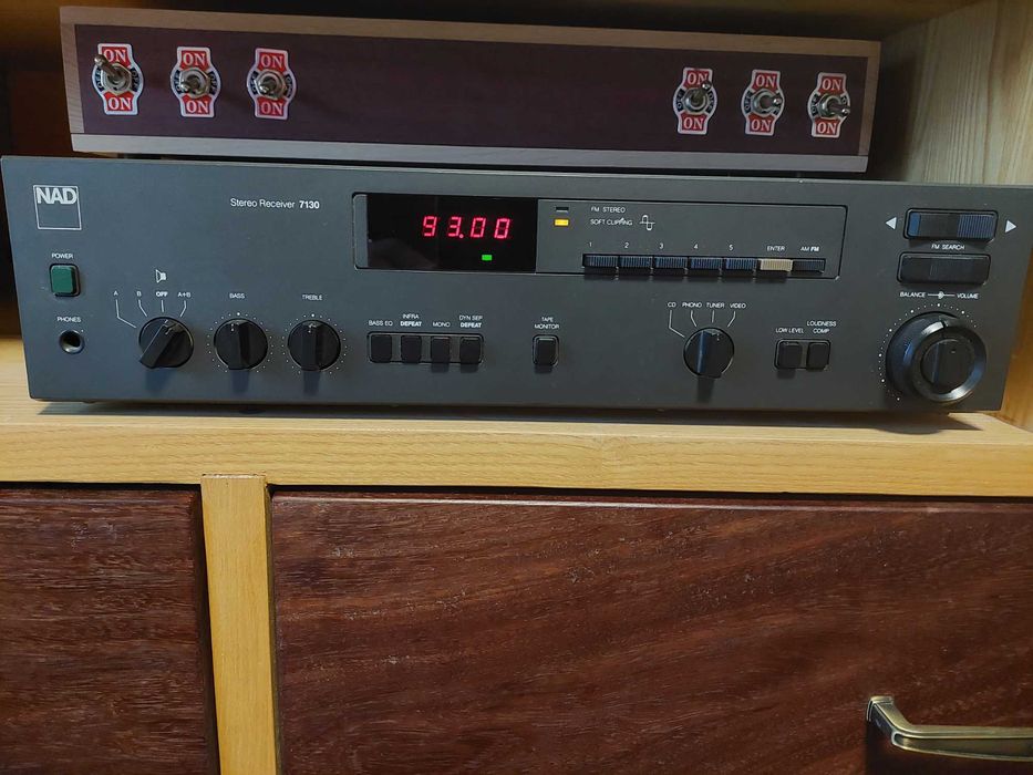 Wzmacniacz NAD 7130