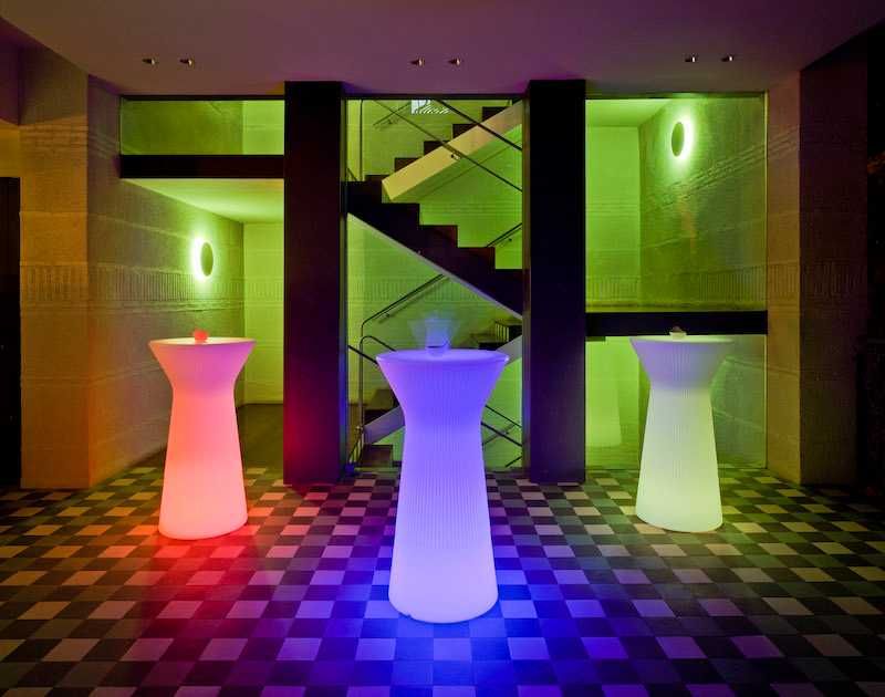 Mesas com iluminação rgb