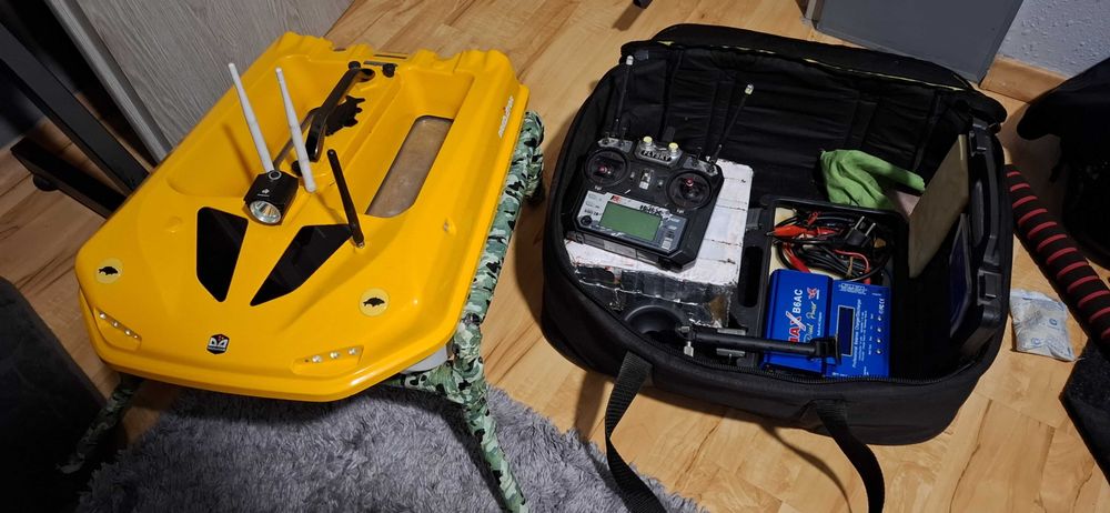 Łódka zanętowa Predator Pro Lam karpiowa