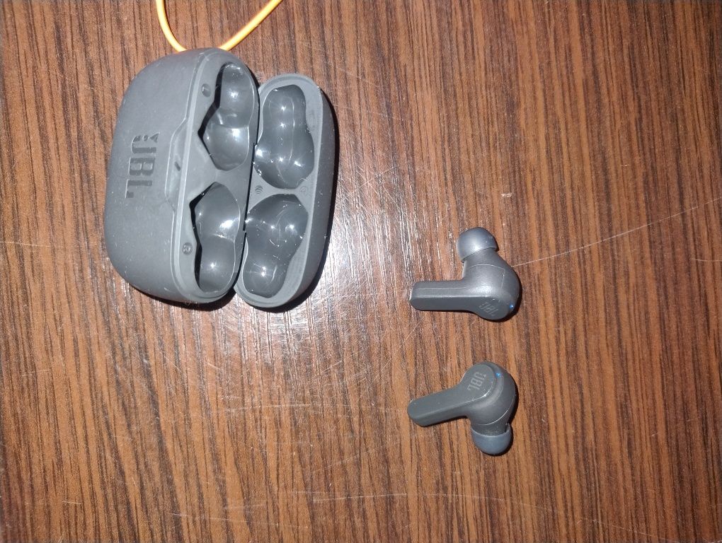 Słuchawki JBL  bluetooth