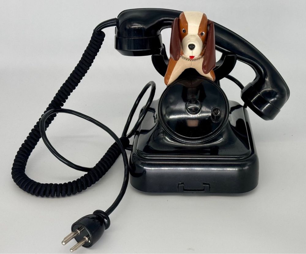 Antigo telefone baquelite