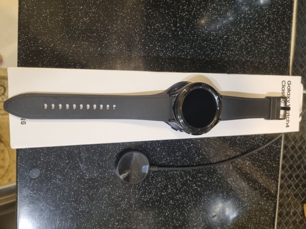 Смарт годинник Galaxy Watch 4. Ідеальний стан. Повний комплект.Коробка