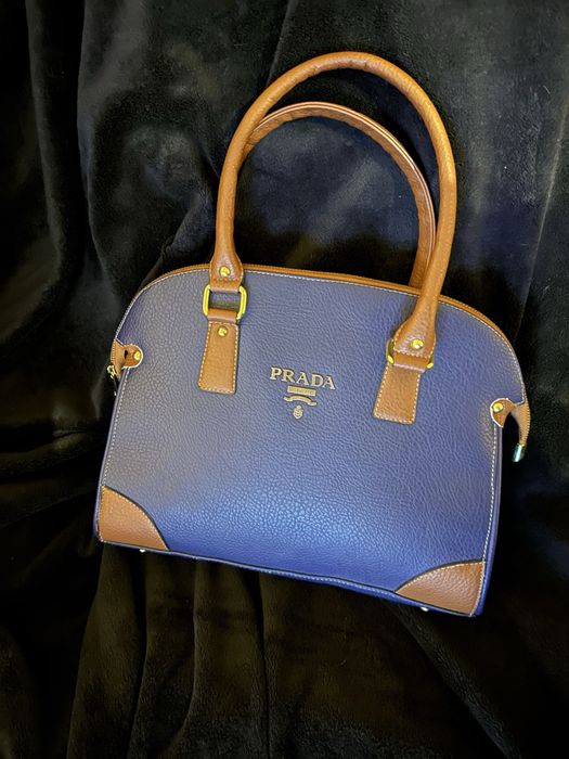 Prada- женская сумка б/у