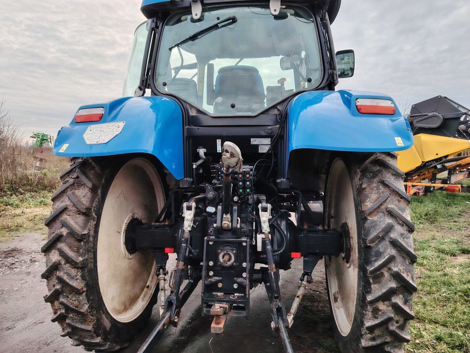Трактор New Holland T6090