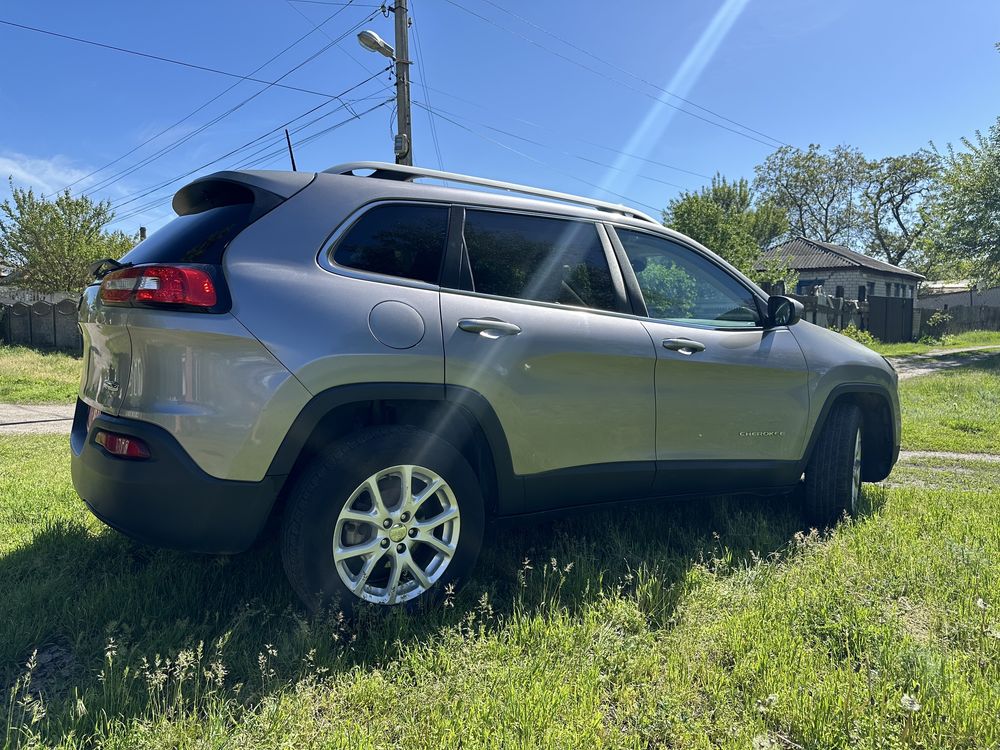 Продаж Jeep Cherokee