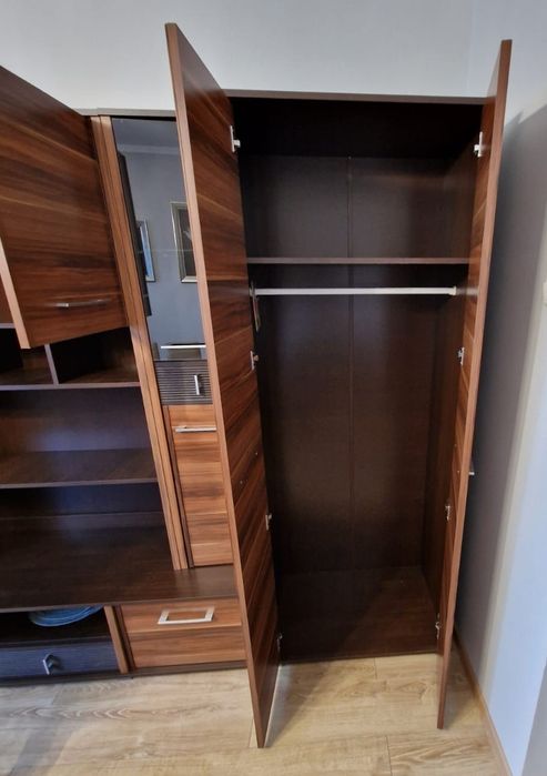 Zestaw mebli do pokoju młodzieżowego/salonu