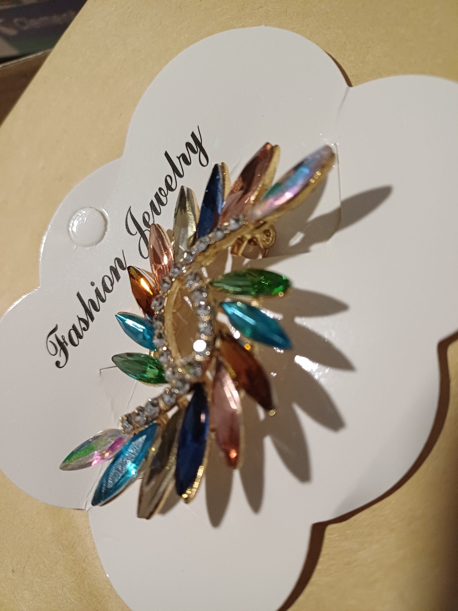 Novo! Pregadeira, broche