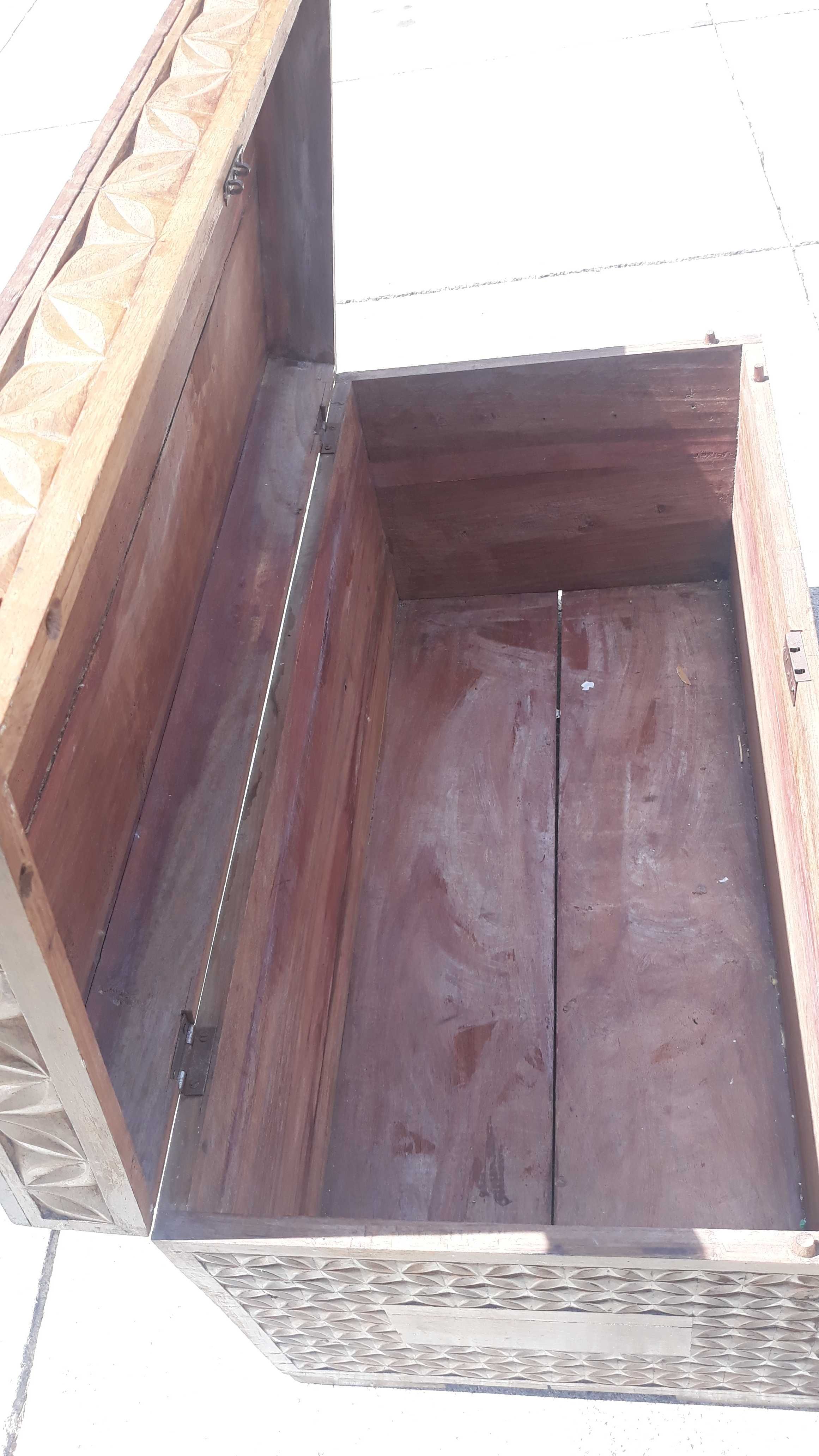 arca baú em madeira angolana