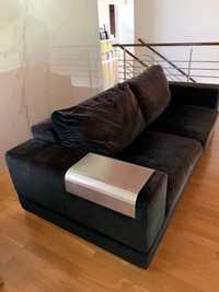 Vendo sofá Anaric com estante embutida 235 x 110 cm