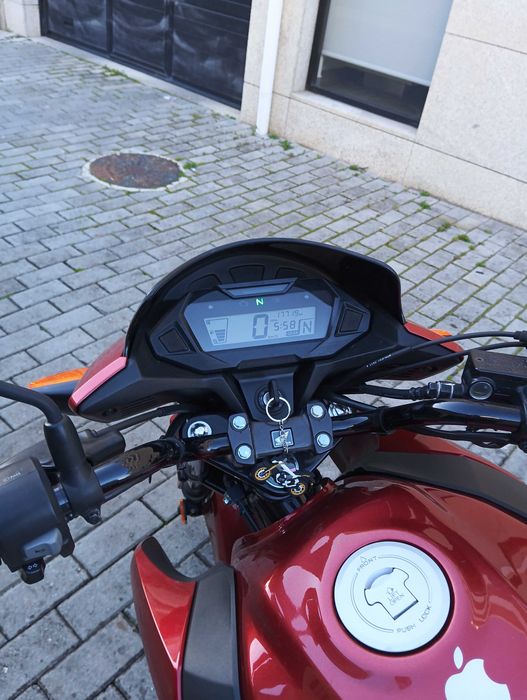 Honda Cb125f impecável