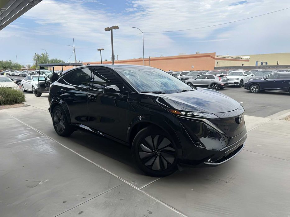 Nissan Ariya      2023
