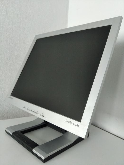 Мониторы 17" дюймов