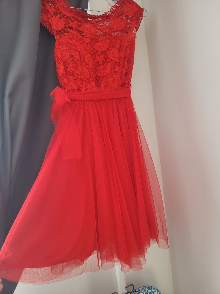 czerwona sukienka sylwester,sesja świąteczną,studniówka
