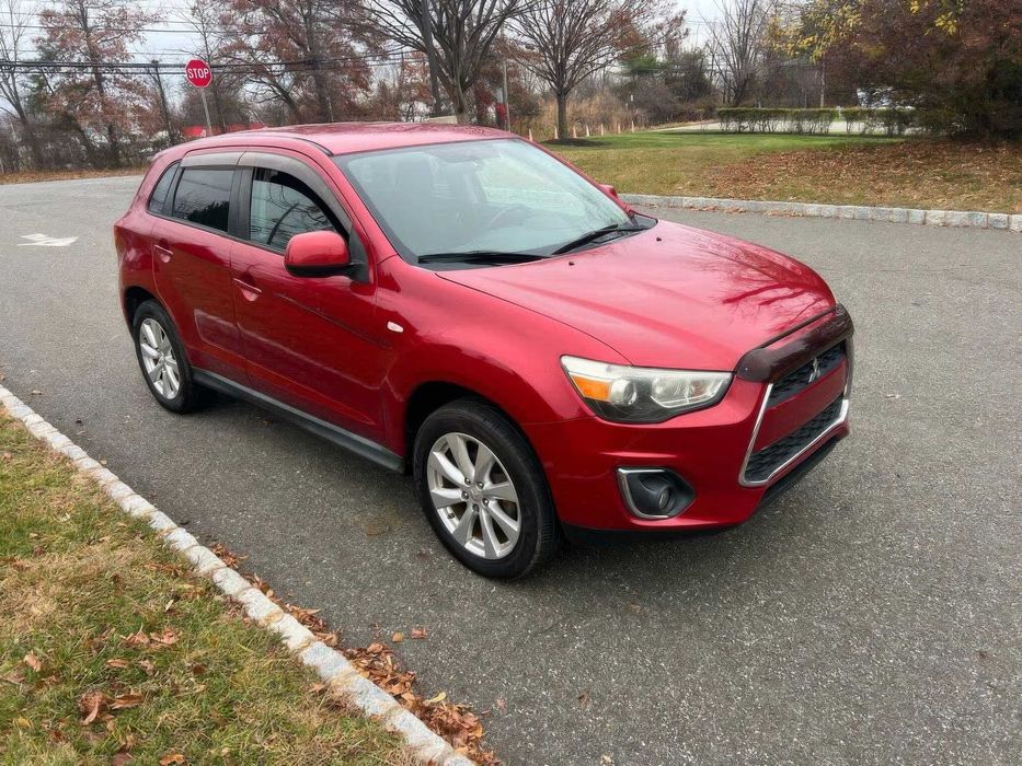 Mitsubishi Outlander Sport ES      2015